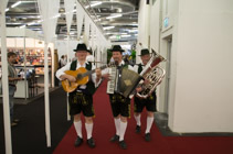 Live Music strolling around 