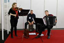 Stationary live music 